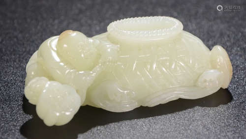 HETIAN JADE BRUSH WASHER CARVED WITH FIGURE