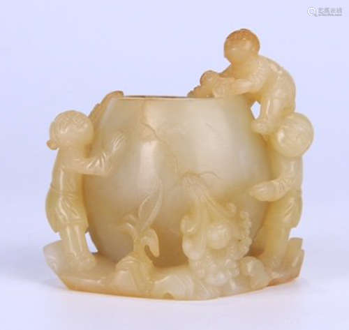 HETIAN JADE BRUSH WASHER CARVED WITH FIGURE