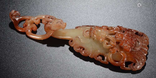 ANTIQUE JADE PENDANT CARVED WITH BEAST