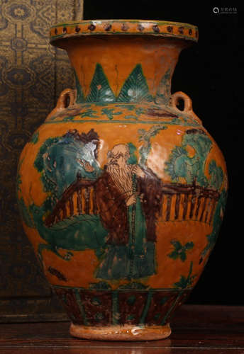 SANCAI GLAZE VASE PAINTED WITH FIGURE