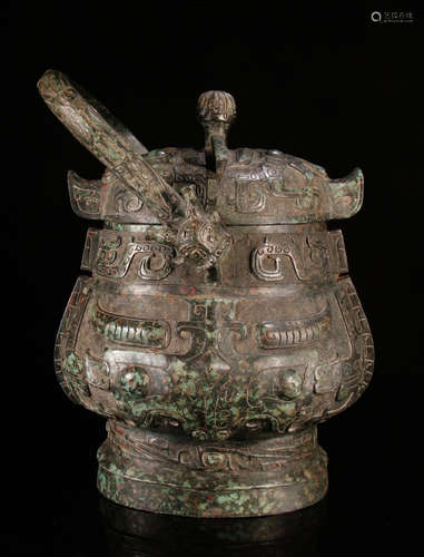 A BRONZE CAST BEAST PATTERN LIFTING CONTAINER