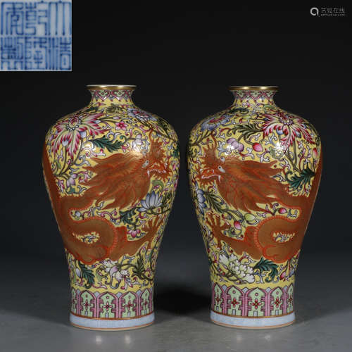 PAIR OF QIANLONG MARK FAMILLE ROSE GLAZE MEI VASE