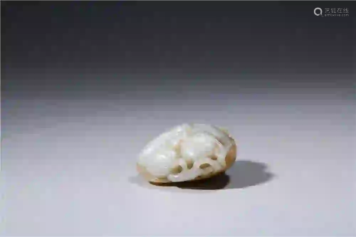 CHINESE. A JADE PENDANT