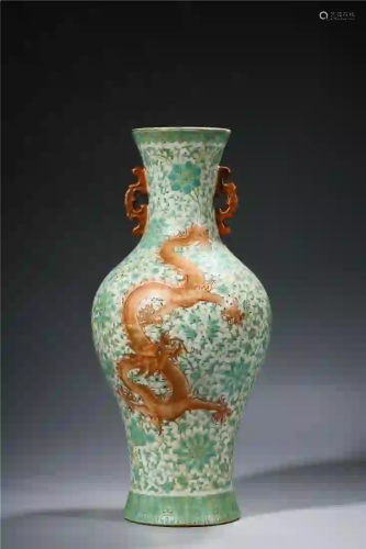 CHINESE. A RED-GLAZED VASE WITH MARK