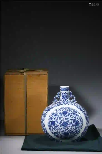 CHINESE. A BLUE AND WHITE MOONFLASK WITH MARK