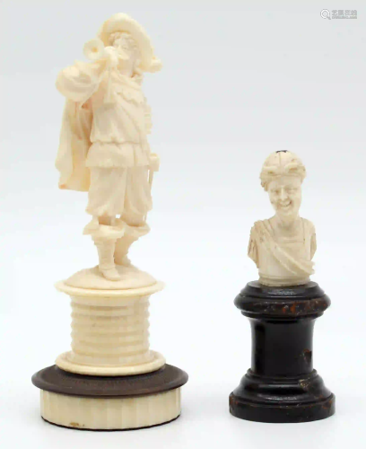 2 figures, ivory around 1900. Probably Erbach. Herald?