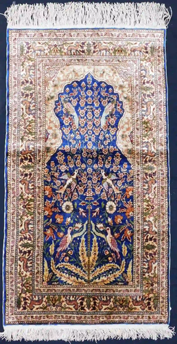 Kayseri silk prayer rug. Turkey. Very fine weave.