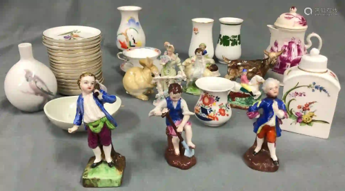 Mixed lot of old porcelain. Figures, bowls, vases. Some