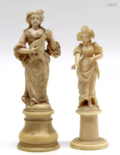 2 ladies figures ivory around 1900. Probably Erbach.