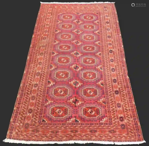 Tekke main carpet. Turkmenistan. Antique, around 120 -