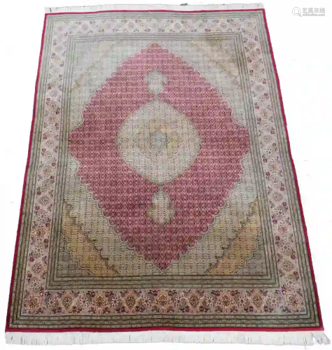Tabriz Mahi. Persian carpet Iran. Very fine weave.