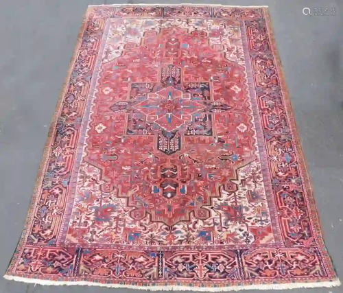 Heriz Persian carpet. Iran. Around 60 - 80 years old.