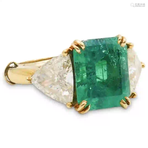 18k Gold Colombian Emerald and Diamond Ring