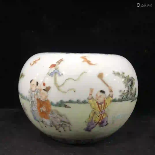 A FAMILLE ROSE 'PLAYING KIDS' PORCELAIN WASHER
