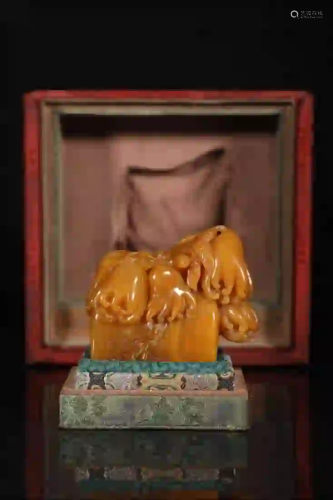 A TIANHUANG STONE CARVING 'CITRON' SEAL IN BOX