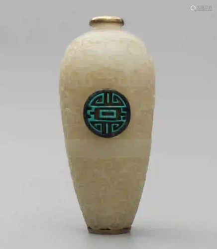 A CARVED JADE FOLIAGE PATTERN MEIPING VASE