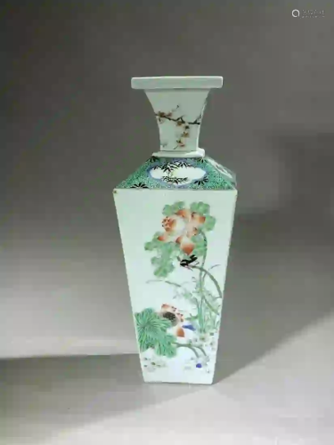 A WUCAI 'BIRD AND FLOWER' SQUARE PORCELAIN VASE