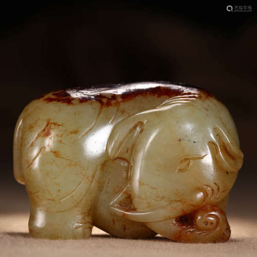 A Hetian Jade Elephant Ornament