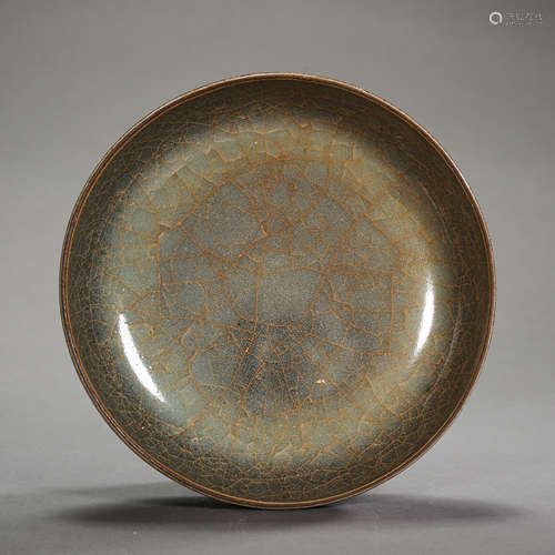 SMALL PLATE OF LONGQUAN KILN, SOUTHERN SONG DYNASTY, CHINA