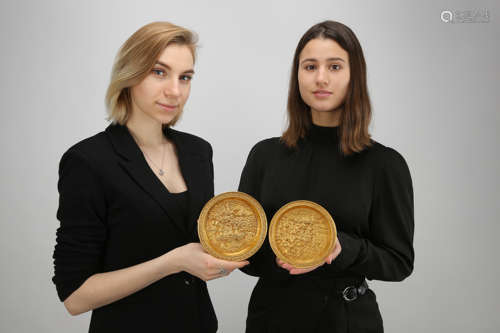 A PAIR OF PURE GOLD PLATES, SONG DYNASTY, CHINA