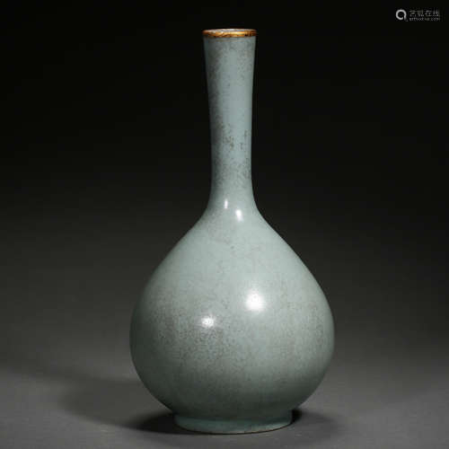 CELADON VASE, CHINA