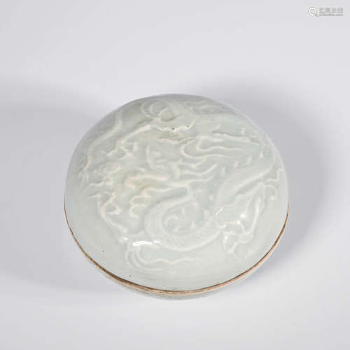 A Glazed Dragon Porcelain Box and Cover