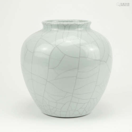 A Guan Kiln Porcelain Jar