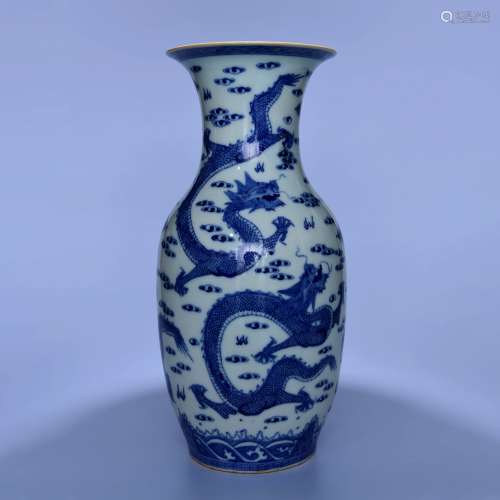 A Blue and White Dragon Pattern Porcelain Vase