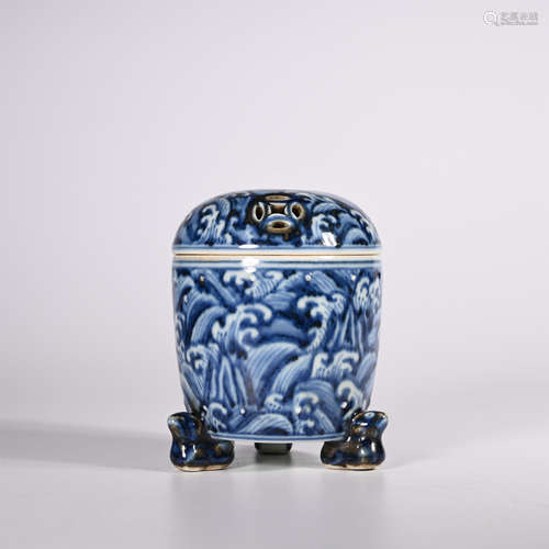 Qing Dynasty Blue and White Three-legged Smoker