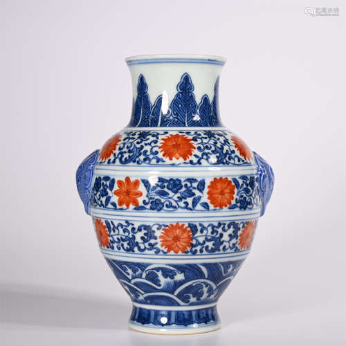 A blue and white glaze red vase, Qianlong period, Qing Dynasty