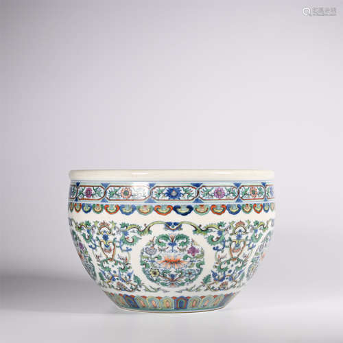 Qing Qianlong Period  Pastel roll cylinder