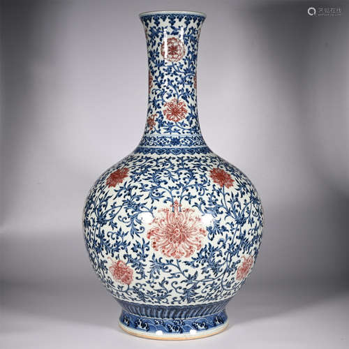 A blue-and-white glaze red-mouthed vase, Qianlong period, Qing Dynasty