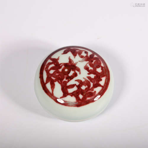 Yongzheng white glaze box with red lid