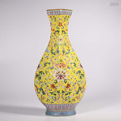 Qing pastel flower bottle