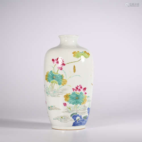 Qing yongzheng famille rose vase