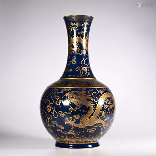 A blue glaze vase with gold dragon pattern in Guangxu, Qing Dynasty