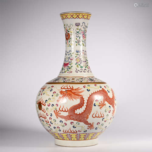 A glaze red dragon decoration vase, Qing Dynasty