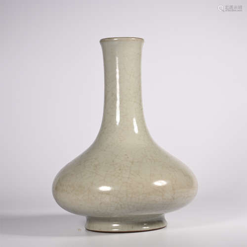 Qing Ge Glazed Water Chestnut Vase