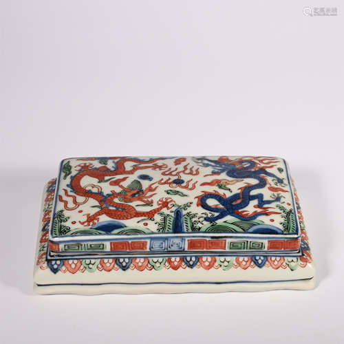 Ming wanli pastel-colored dragon pattern lid box