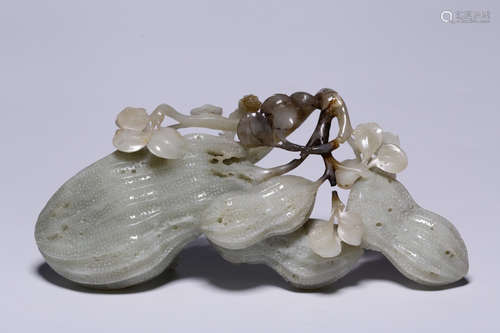 HETIAN JADE CARVED 'PEANUT' ORNAMENT