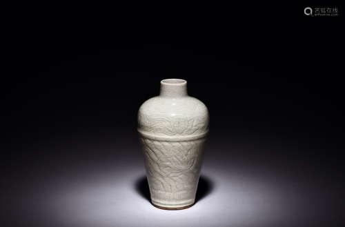 CELADON GLAZED AND IMPRESSED VASE, MEIPING