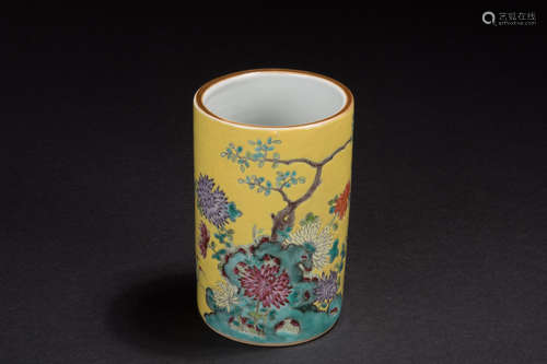 FAMILLE ROSE 'FLOWERS' BRUSH POT