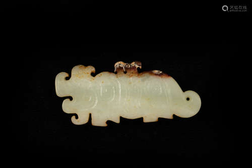 HETIAN YELLOW JADE CARVED 'TIGER' PENDANT