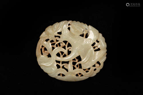 HETIAN YELLOW JADE OPENWORK CARVED 'FLOWERS AND BIRDS' PENDANT