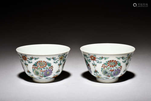 PAIR OF DOUCAI 'FLOWERS' CUPS