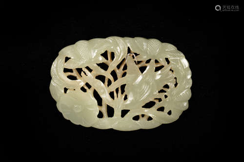 HETIAN YELLOW JADE OPENWORK CARVED 'FLOWERS AND BIRDS' PENDANT