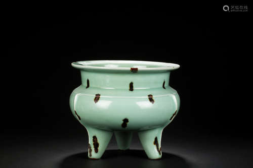 LONGQUAN WARE GE TYPE TRIPOD CENSER