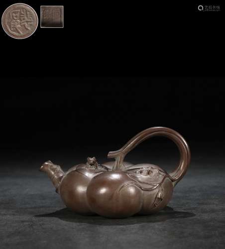 YIXING ZISHA LOBED 'PUMPKIN' TEAPOT