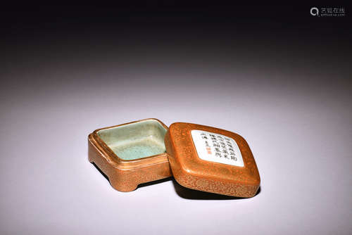 GILD ENAMELED CORAL GROUND INK BOX