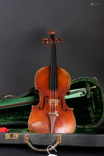 VINTAGE VIOLIN WITH CASE